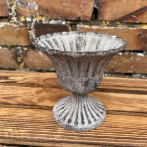Small stone-effect table goblet
